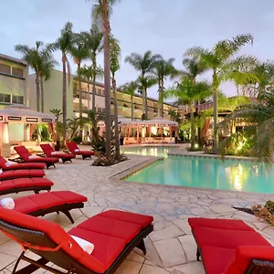 Отель Atrium Orange County Ирвайн